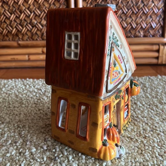 Blue Sky Pumpkin Spice Cottage - Picture 4 of 6